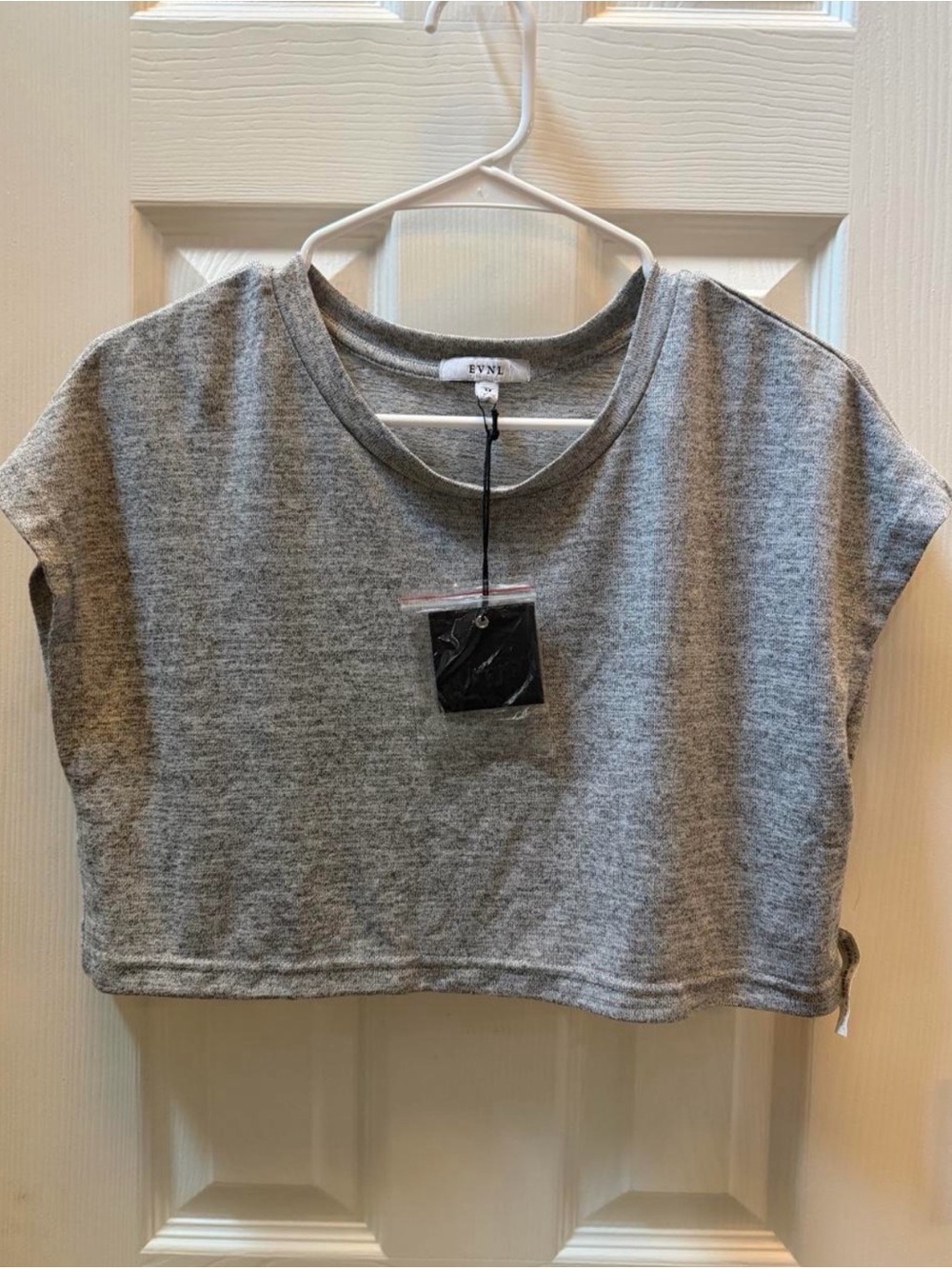 NWT Gray Cropped Cap-Sleeve Tee by EVNL in a Medium